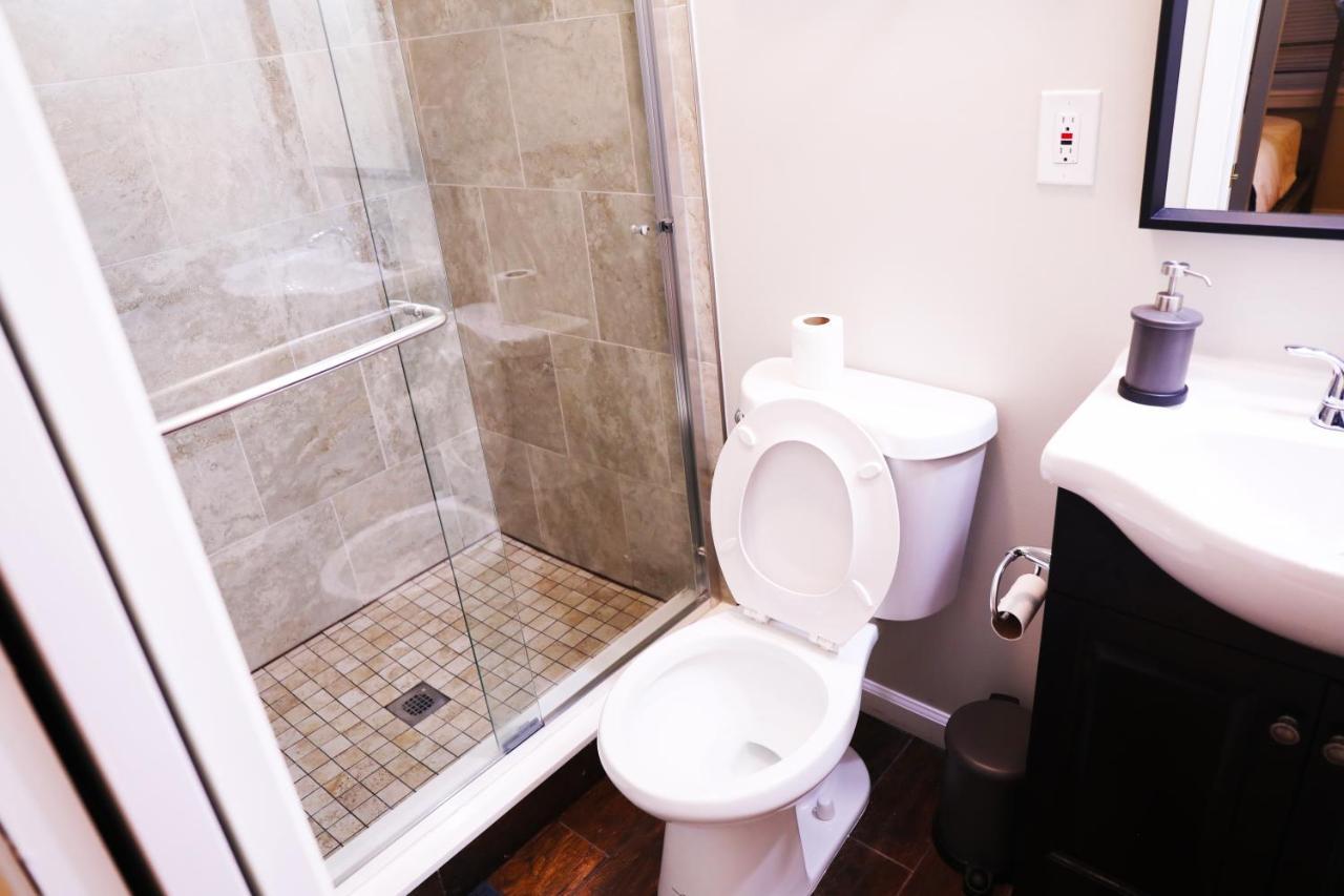 Duo Housing (Adults Only) Vandrarhem Washington Exteriör bild