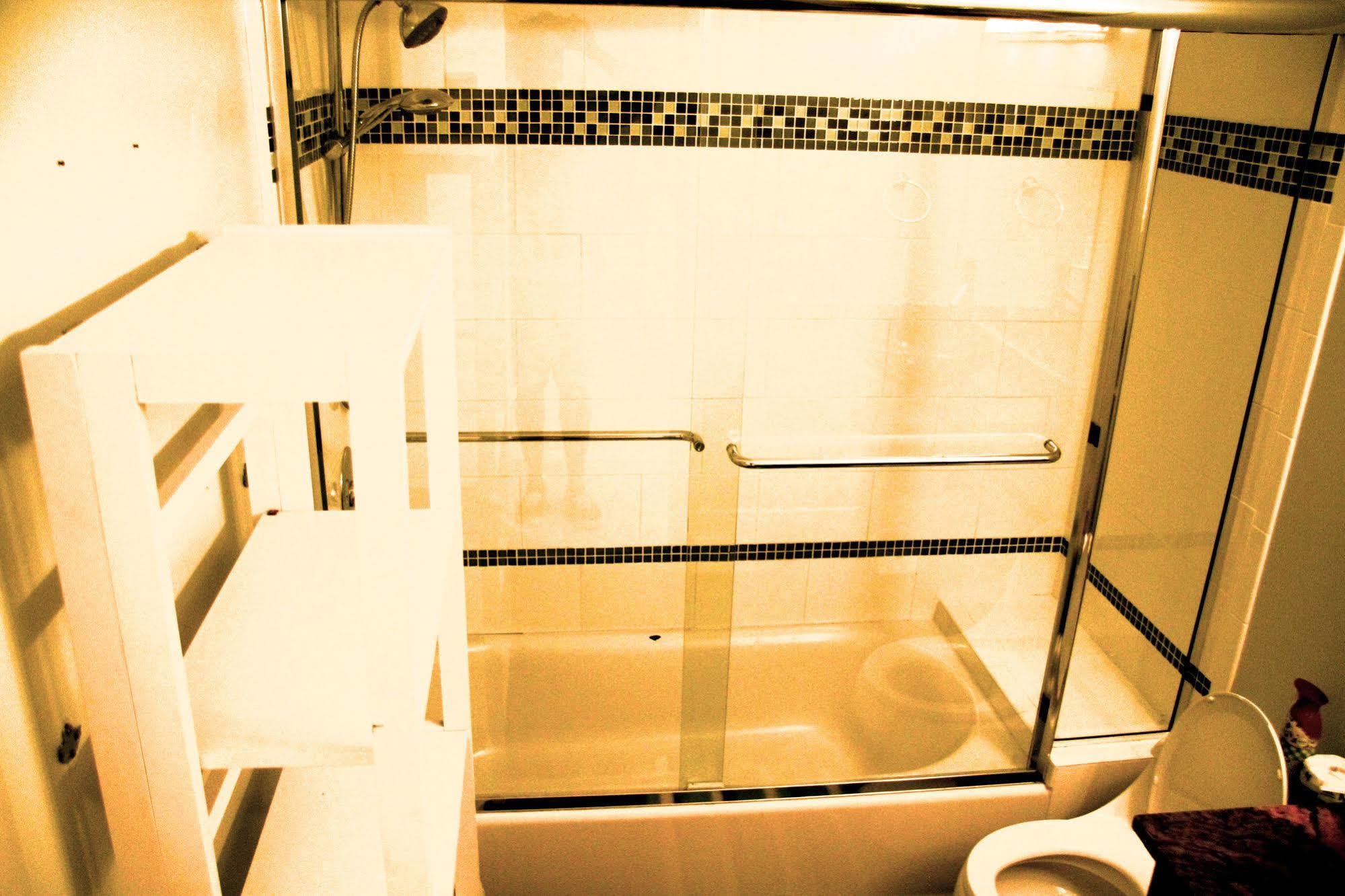 Duo Housing (Adults Only) Vandrarhem Washington Exteriör bild